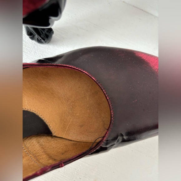 John Fluevog- Women's Burgundy Mary Jane Heels with Sculpted Black Heel - Picture 9 of 10